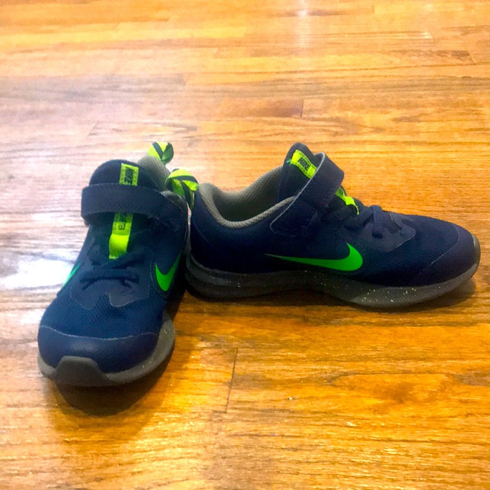 Boys Nike Downshifter sneaker